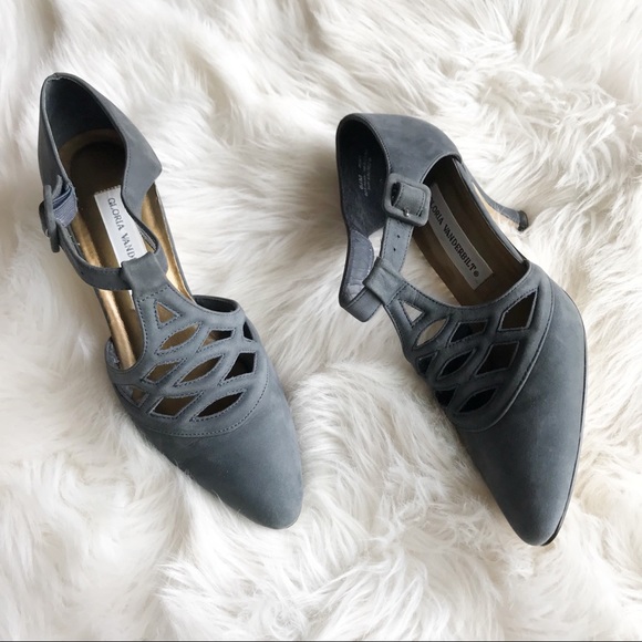 Gloria Vanderbilt Shoes - Vintage Gloria Vanderbilt Roxy Heels 591